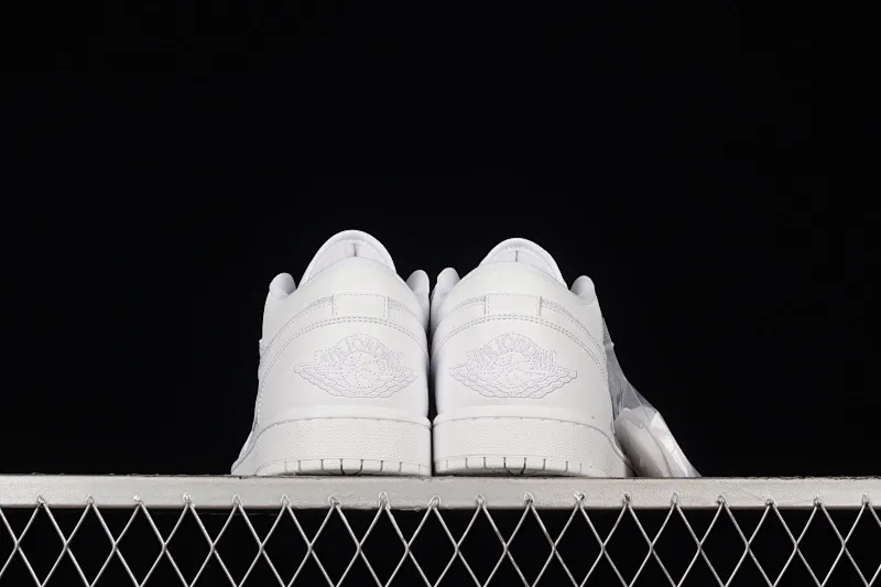 All categories Air Jordan Jordan series basketball shoes Air Jordan 1 Low Air Jordan 1 Low Quilted "Triple White" AJ1 Joe 1 all white low-top basketball shoes DB6480-100